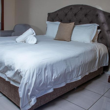 Fumani Game Lodge โมดิมอเลอ ภายนอก รูปภาพ
